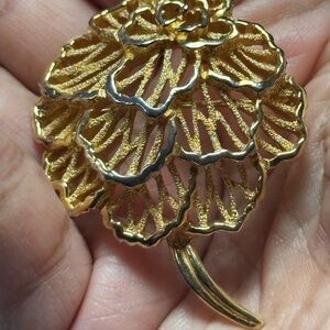 Vintage Crown Trifari Gold Tone Filigree Floral Brooch Pin 2" Signed Textured